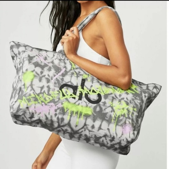 ALO Yoga Bags Alo Yoga Large Tote Bag Limited Edition Poshmark